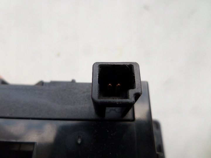 фото №6, Переключатель подогрева обогрева сидений сидений перед avensis t25 2 ii