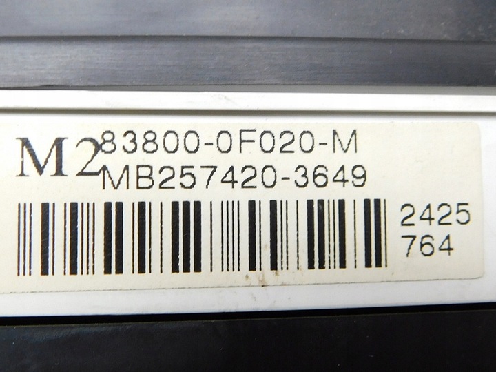 фото №9, Спидометр приборы toyota corolla verso ii 1.8 vvti eu