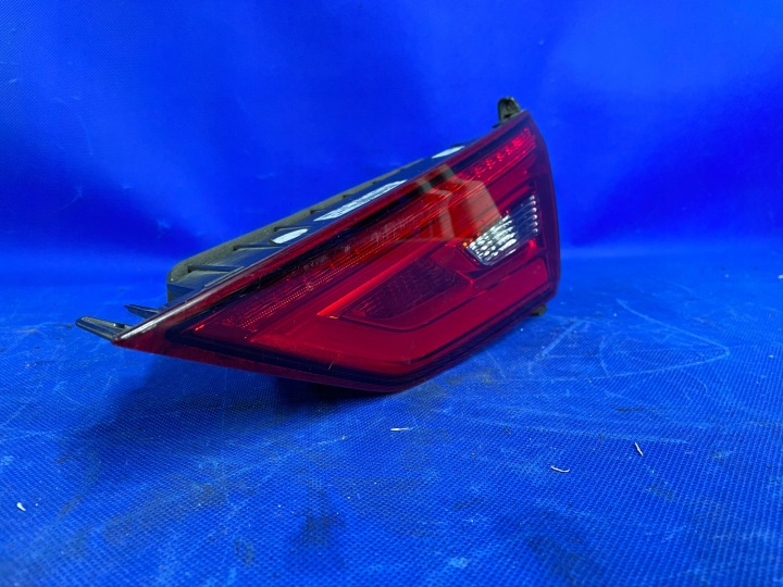 фото №7, Фара задня права w кришка багажника usa audi a3 s3 8v5 sedan праве зад 8v5945094j