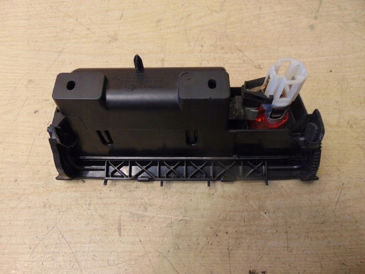 фото №6, Пепельница vw passat b6 3c0863284