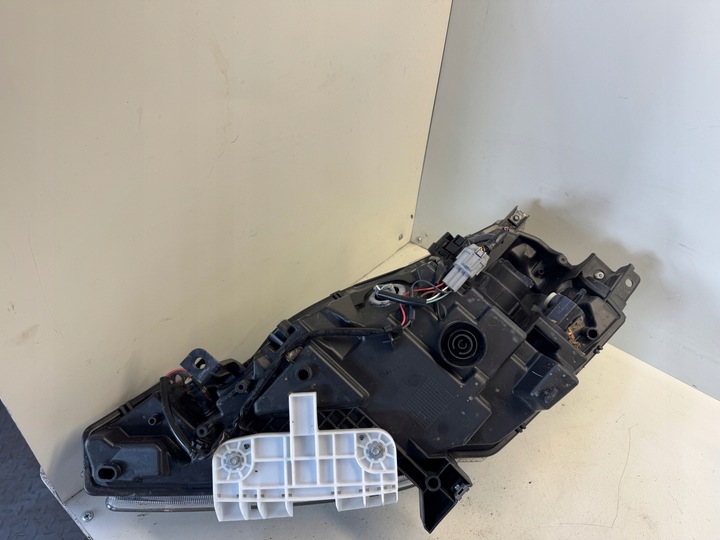 фото №7, Nissan leaf i лампа праві перед 26010 3nl0b