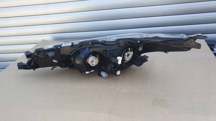 фото №6, Toyota corolla e16 рестайлинг лампа передняя правая led 81130-02l50