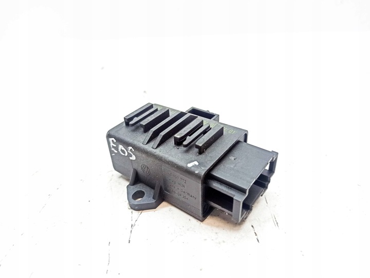 фото №9, Volkswagen eos 2010 перед сторона левая модуль / реле подогрева сиденье