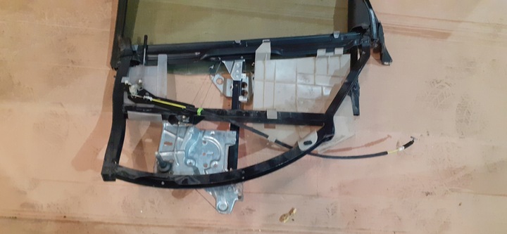 фото №9, Механизм стёкла правый зад рамка дверь audi a4 b5