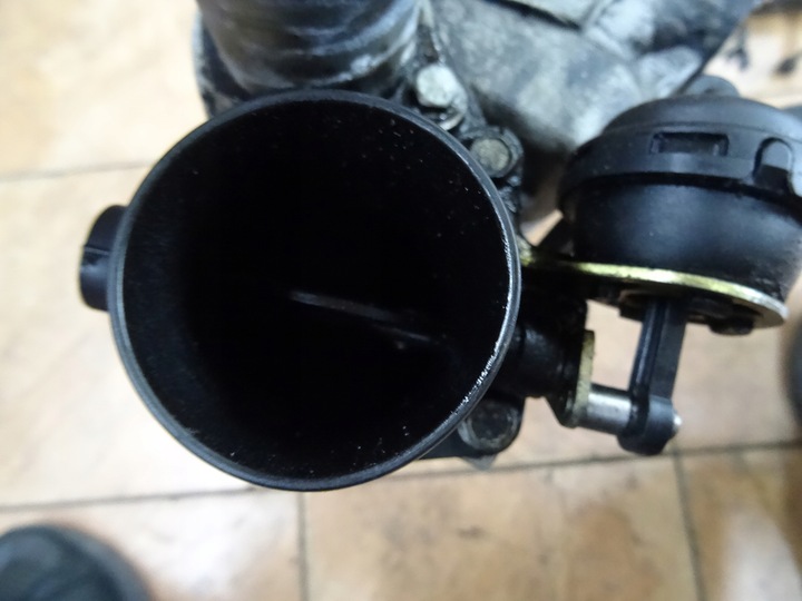 фото №7, Volvo s40 v40 1.9dci 03' коллектор всасывающий 8200145096