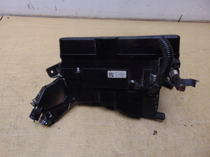 фото №9, Коробка запобіжників toyota avensis t27 2.0d 82111-05j70