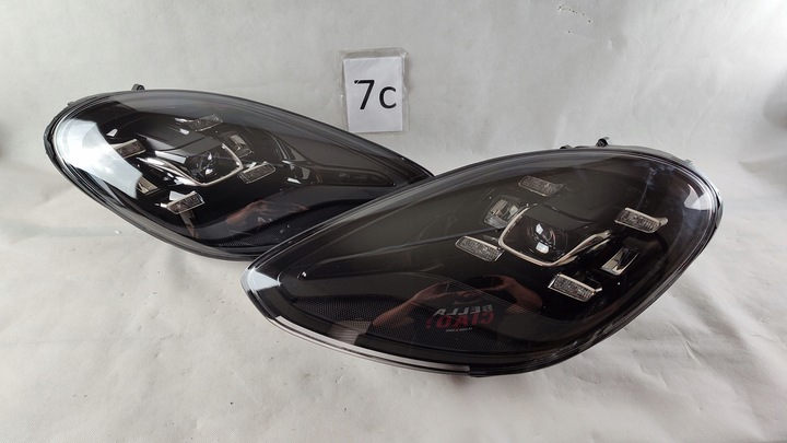 фото №1, Porsche panamera 971 полный led левый правый фара