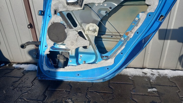 фото №6, Двері праві зад peugeot 206 2.0hdi 03r hb