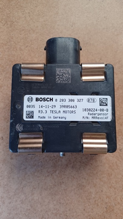 РАДАР TESLA  BOSCH 0203300327 (1038224-00-B)