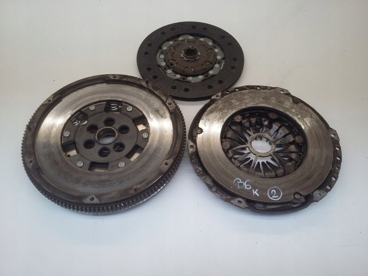 Volant d’inertie occasion VW Passat B6 2,0 TDI 03G105266BC