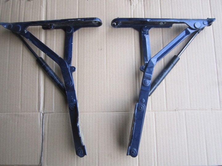 hinge of rear bonnet Maserati GranTurismo left