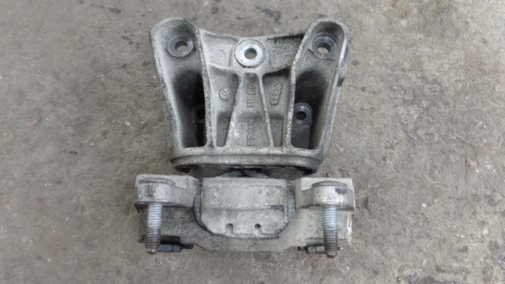 Stütze Halter AUDI A6 C6 3.0 2.7 TDI 4FO399151