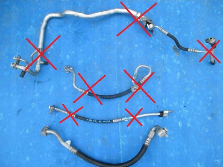 of the hose of the air conditioning FORD FOCUS III 1.6 TDCI