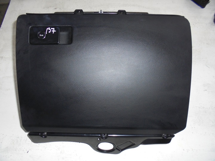 VW PASSAT B7 passenger compartment of the dashboard of the passenger 3AB857097B 10