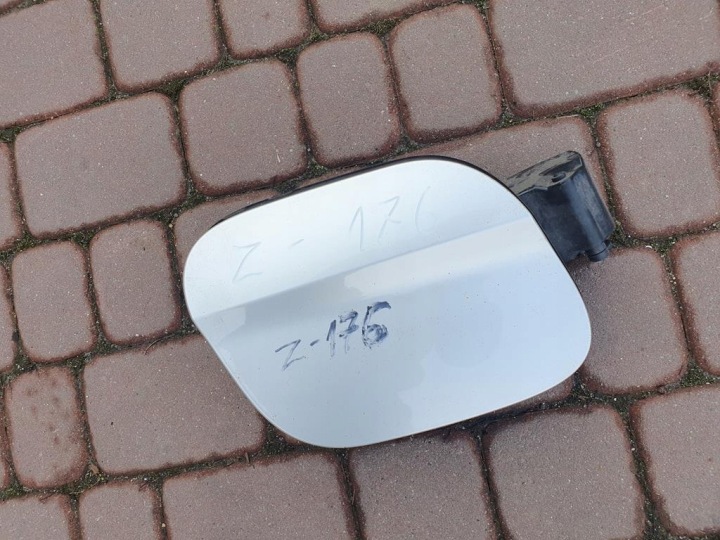 Klapka wlew üzemanyag Opel Astra K V 39061480 Z176