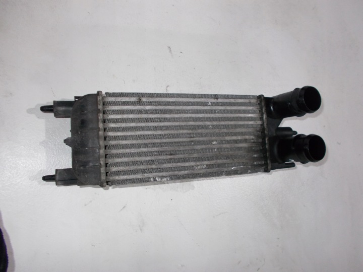 PEUGEOT 508 1,6 EHDI radiator of the intercooler 9684946380