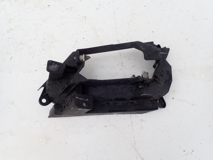 MAZDA 3 II 08-11 Ráma HALOGENU jobb