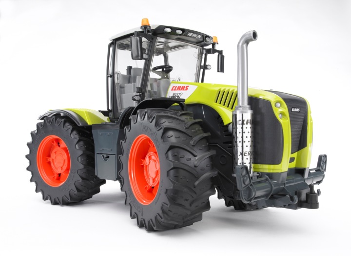 Bruder трактор Class Xerion 03015