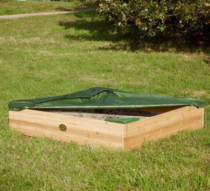 PIASKOWNICA DREWNIANA Z ŁAWECZKAMI POKROWIEC AXI Bohater brak