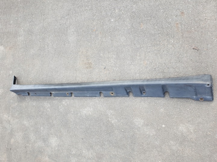 Leiste Schutzleiste schwellen Außen- Blende Gehäuse für Seitenschweller MITSUBISHI CARISMA 1997r OE