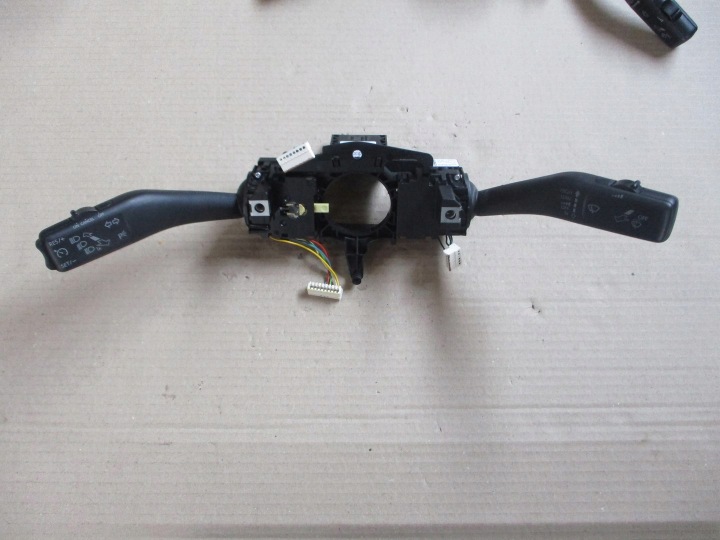 LEVIER COMMODO ANNEAU SOUS LE VOLANT VW GOLF 1K5953507T