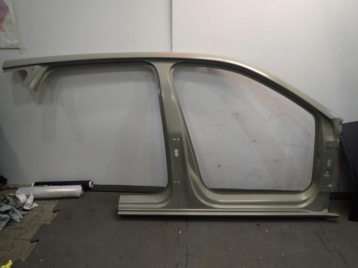 CÔTÉ DROIT JUPE GARNITURE MOULURE MONTANT SKODA SUPERB III 15 KOM