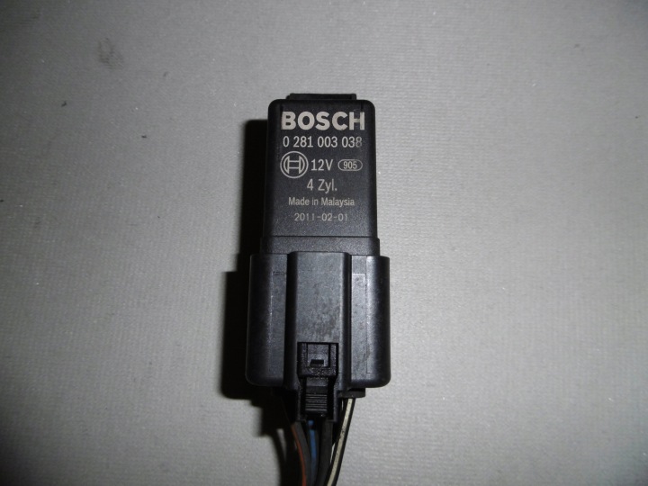 Relais Zündkerzen ZAROWYCH VW AUDI SEAT 0281003038