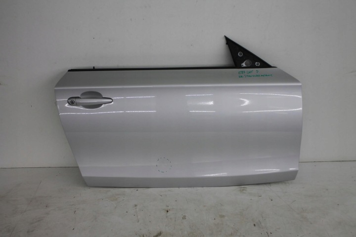 PORTIÈRE DROITE AVANT BMW E81 LIFT DES ROUES. TITANSILBER 3D