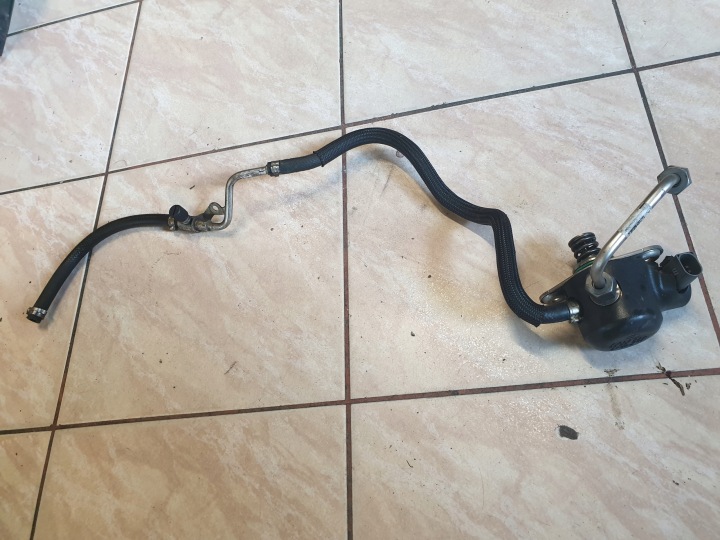 MERCEDES C E W205 W207 250 CGI 2.0B Pompe Carburant OE