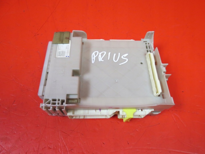 TOYOTA PRIUS III 09-11 compartment BSI 82730-47450-A