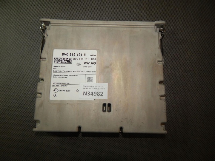 VW PASSAT B8 modul CYFROWY TUNER DVBT 8V0919191E