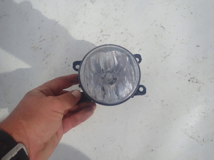 RENAULT DACIA Feux phare Antibrouillard 261500097R