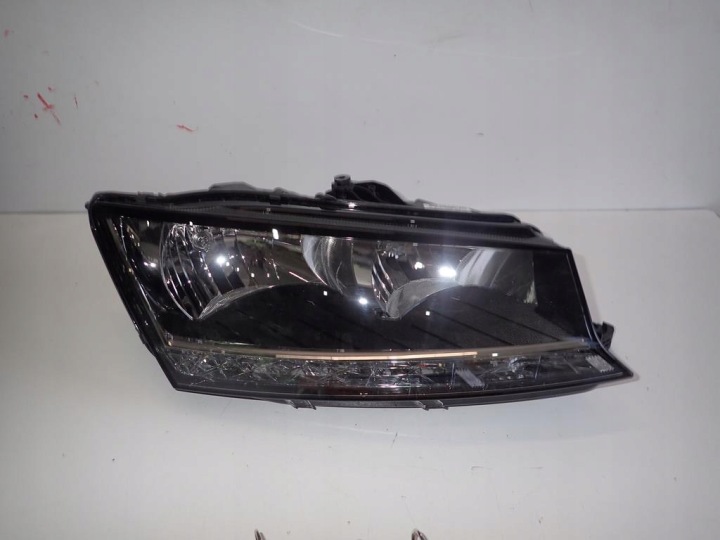light front right SKODA FABIA III LIFT 18