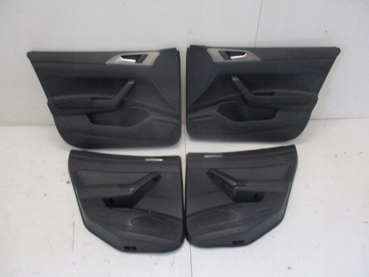 PANNELLO PORTA PORTIERA LATERALE / LATO PORTA PORTIERA VW POLO 2G0 POSTERIORE