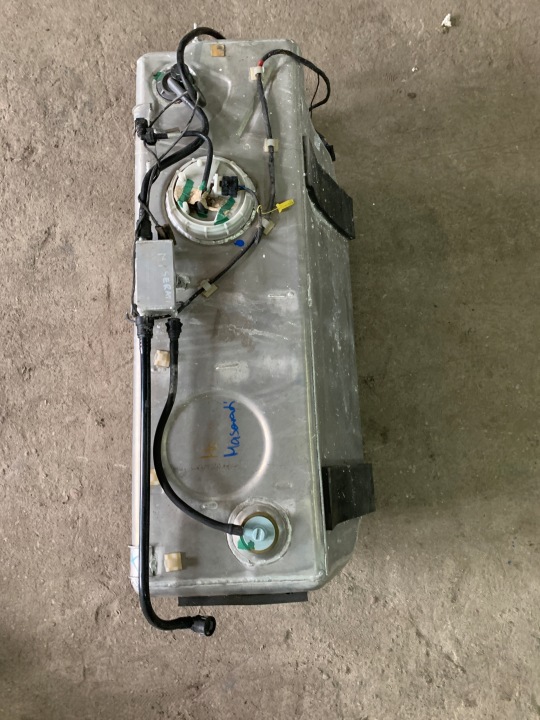 MASERATI GRANTURISMO GT TANK PUMPE 1