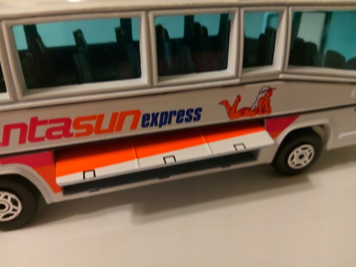 Коргі plaxtons paramount 3500 instasun express tour автобус 1:76 uk (виставковий) — фото 6