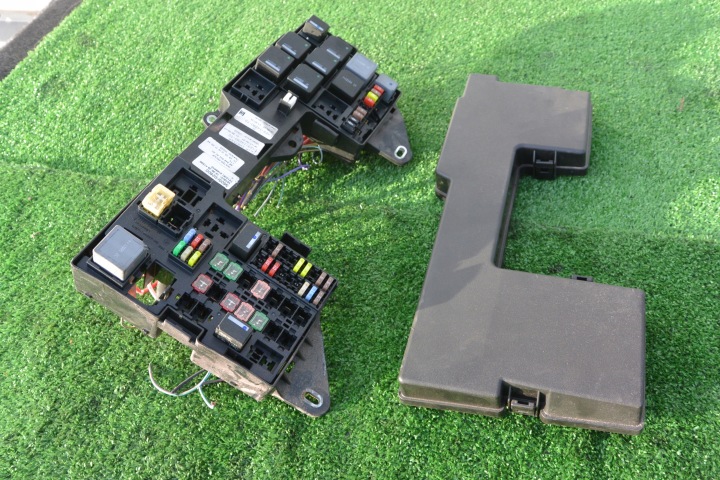 Module fusibles JAGUAR XF X250 LIFT