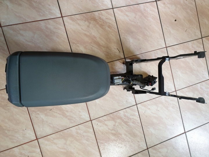 FORD GRAND C-MAX armrest USB AUX support 2014r. OE EU