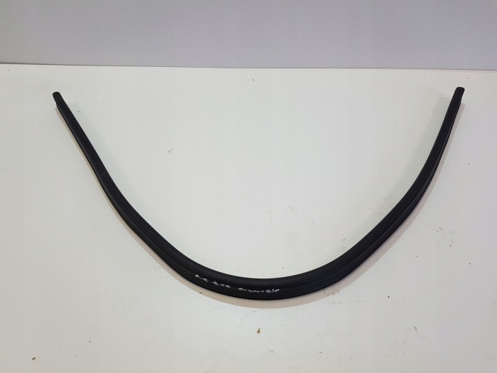 AUDI A5 8W8 Joint Sous vitre komory Moteur