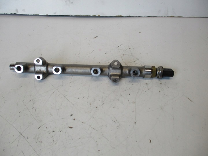 KRAFTSTOFFVERTEILER EINSPRITZLEISTE PASSAT B8 3G0 1,4TSI 04E133320AM