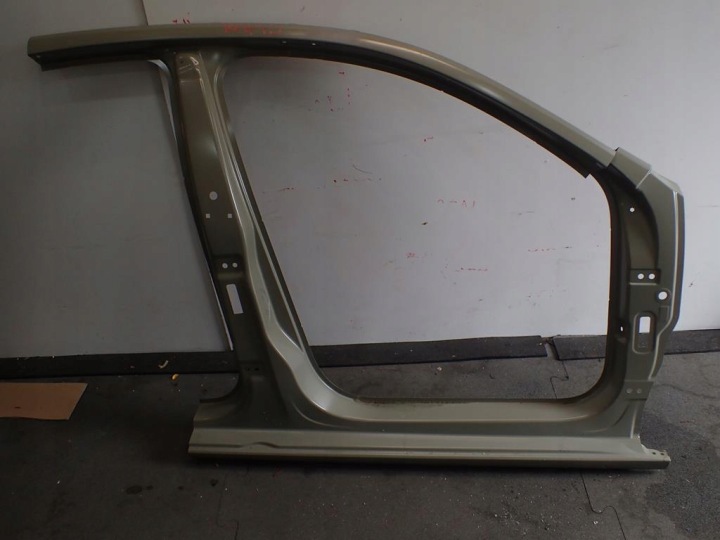 CÔTÉ DROIT JUPE GARNITURE MOULURE MONTANT SKODA RAPID