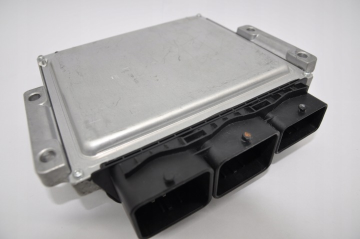 Computer RENAULT CLIO III 237100875r dcm3.4