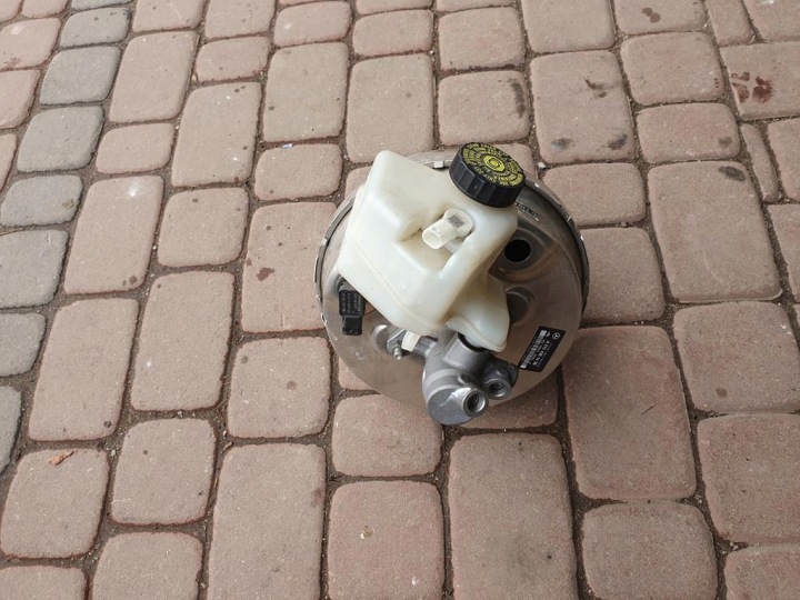 Servo Frein Mercedes W218 CLS A2124301430