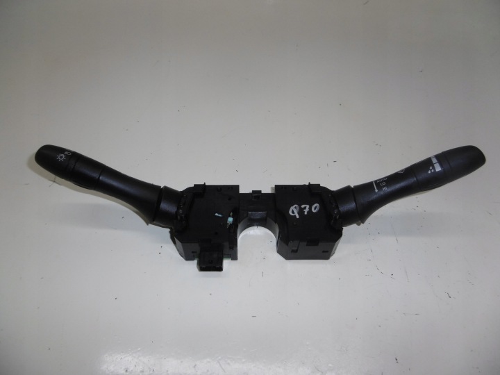 steering wheel levers and controls PAJAK KOMBAJN INFINITI Q70