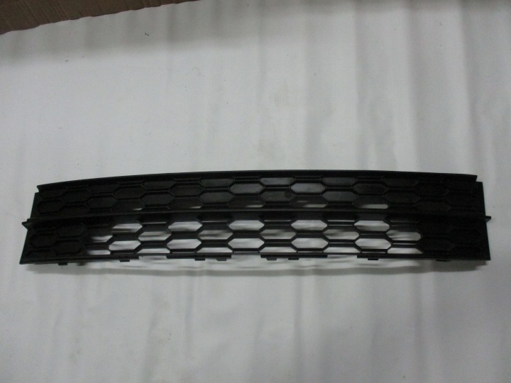 Grille Moyen Skoda Octavia III 5E0853677L