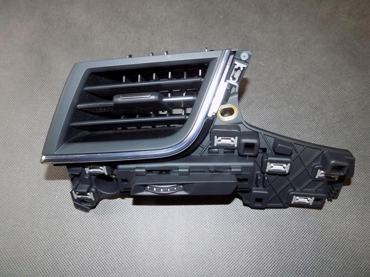 AUDI Q7 4M Lüftungsgitter des lüfters links 4M1820901P