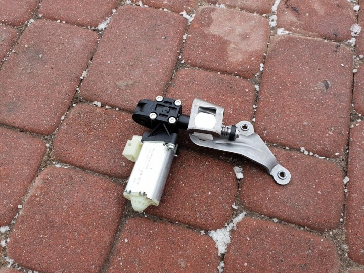 motor üllés Opel Astra K V 390207003