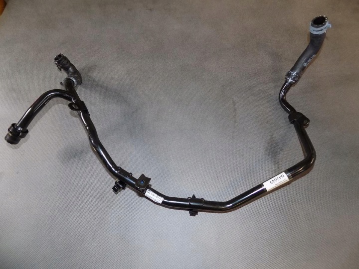 AUDI Q5 II 80A tubo d’acqua 04L122157AQ