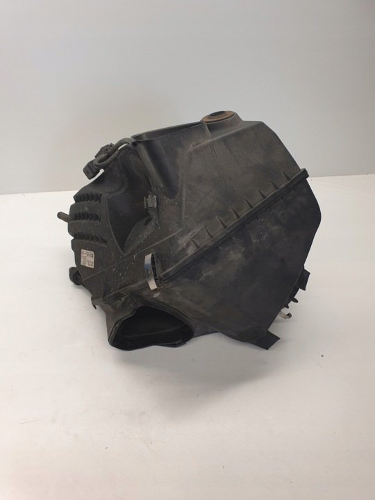 cover of a filter, air AUDI A6 C6 4F0133835F