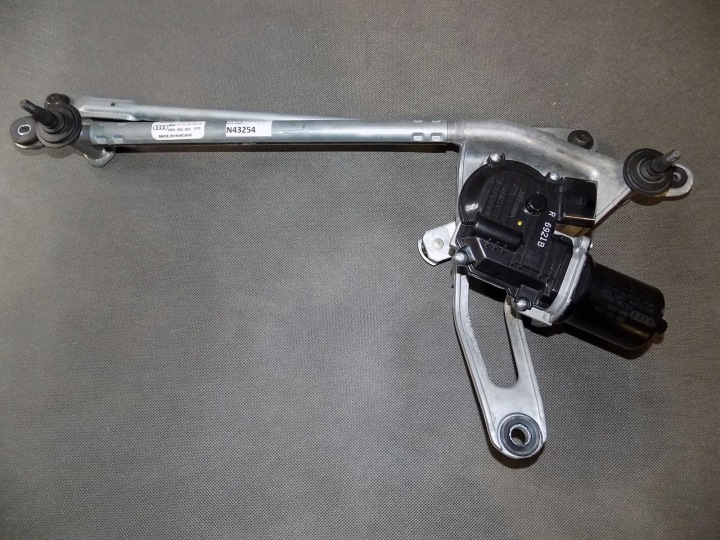 AUDI RS5 8W wiper mechanism front 8W6955023